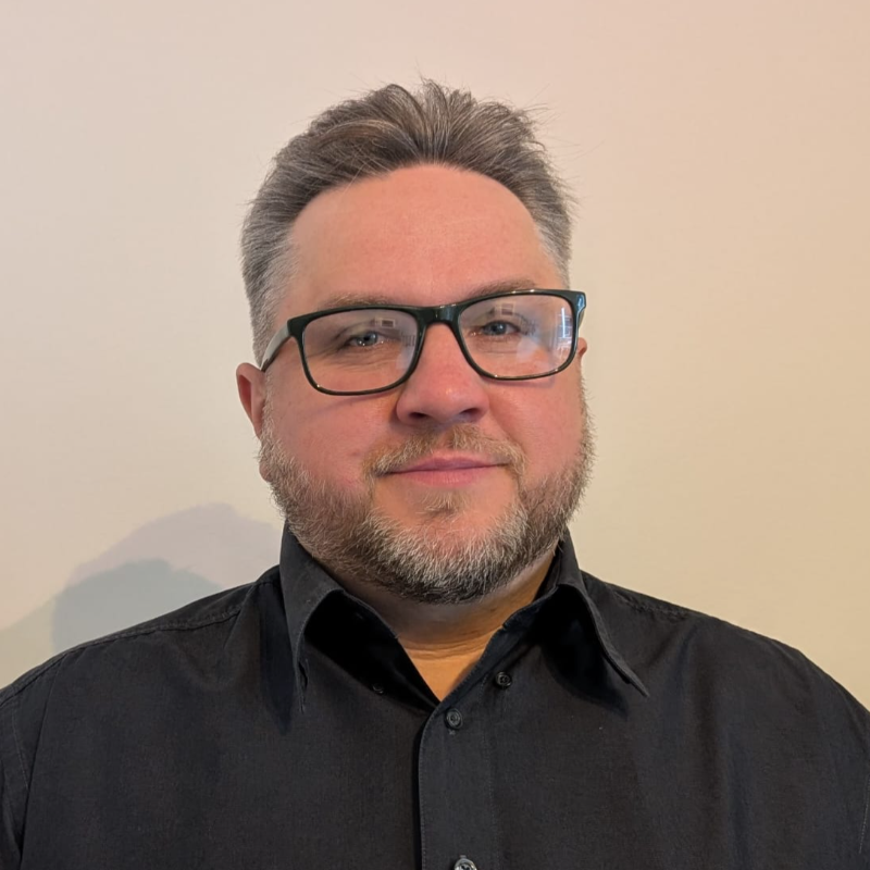  Artur Muszynski