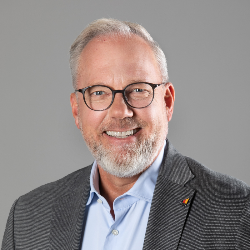  Dirk Lhmer